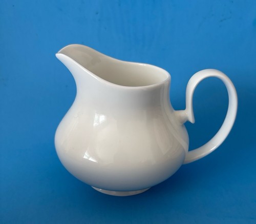 Nevaeh White by Fitz & Floyd 4” Creamer