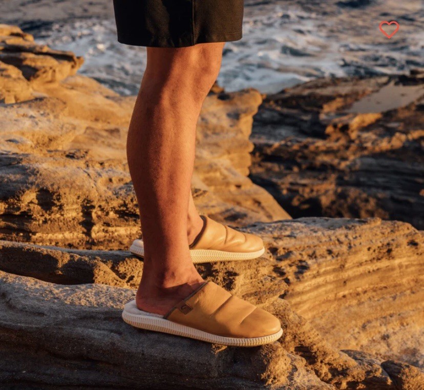 APL Ciabatta OluKai Mau 'lli da uomo S 10 in pelle nuova senza scatola supporto arco sabbia shearling