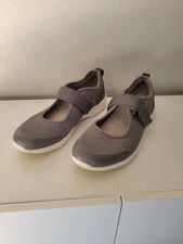 Vionic Jessica II Comfort Mary Jane Grey Sneakers  Women's Size 7 adjustable 