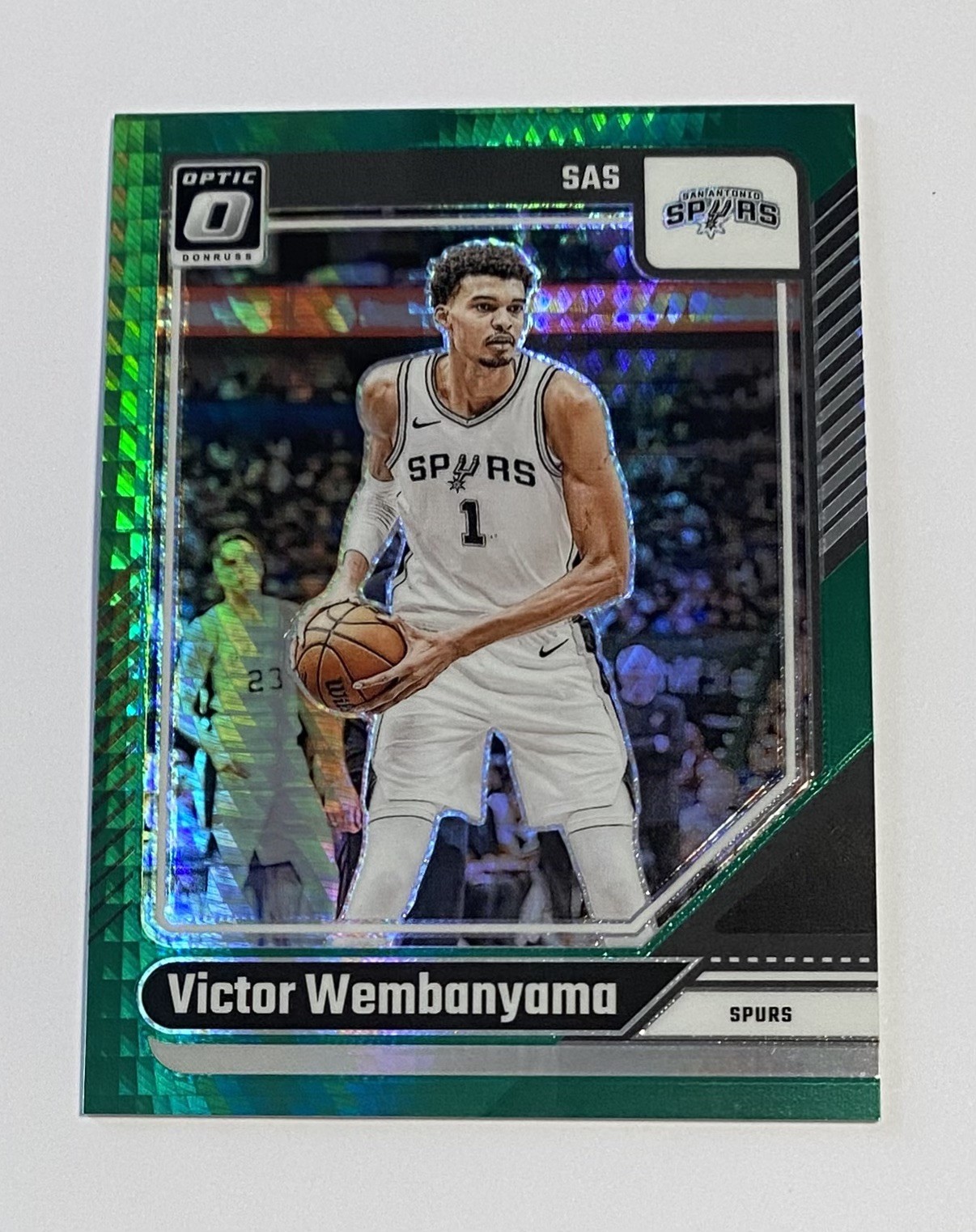 2024-25 Optic Victor Wembanyama #45 Green Hyper 006/249 Spurs