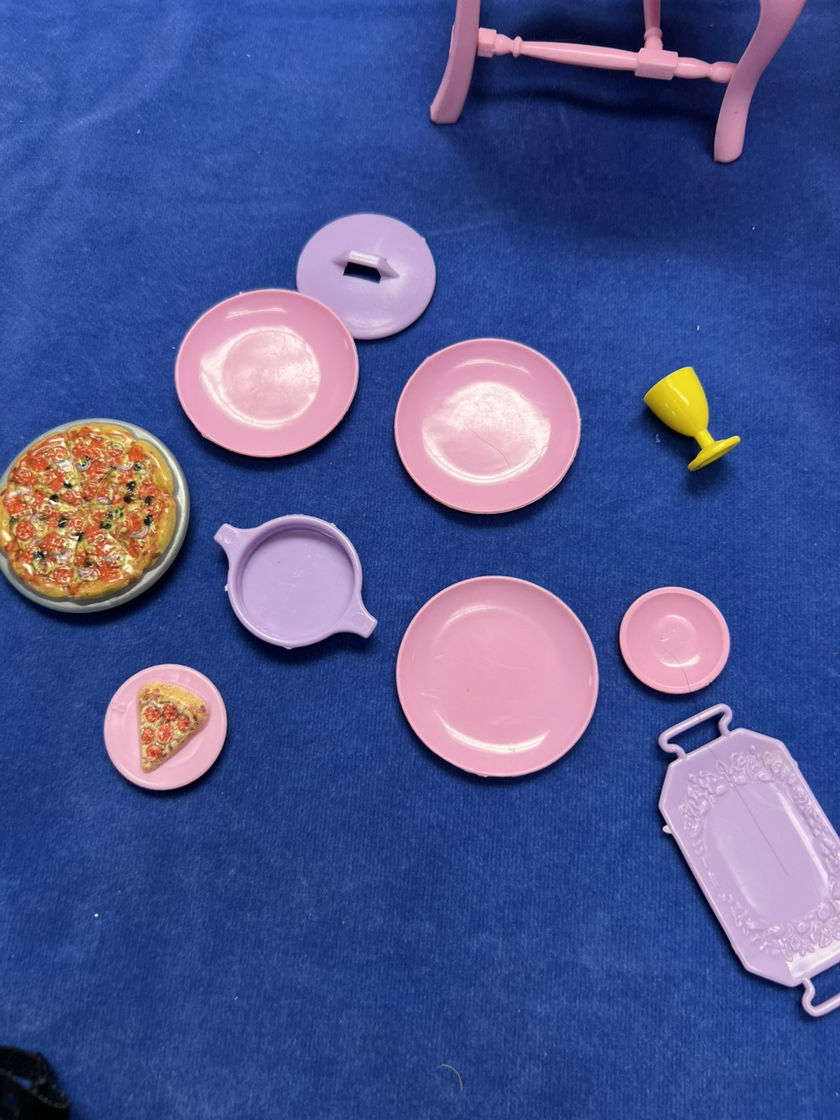 BARBIE FURNITURE LOT 1980s CLEAN SweetRoses Dressers Bed Frig Oven Table Chairs