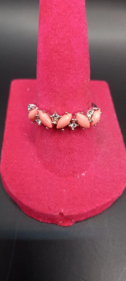 Camille Lucie Firmado Tono Rodio con Acento Circonitas Cúbicas y Cuentas Rosa Talla 8 Foto 2 de 4