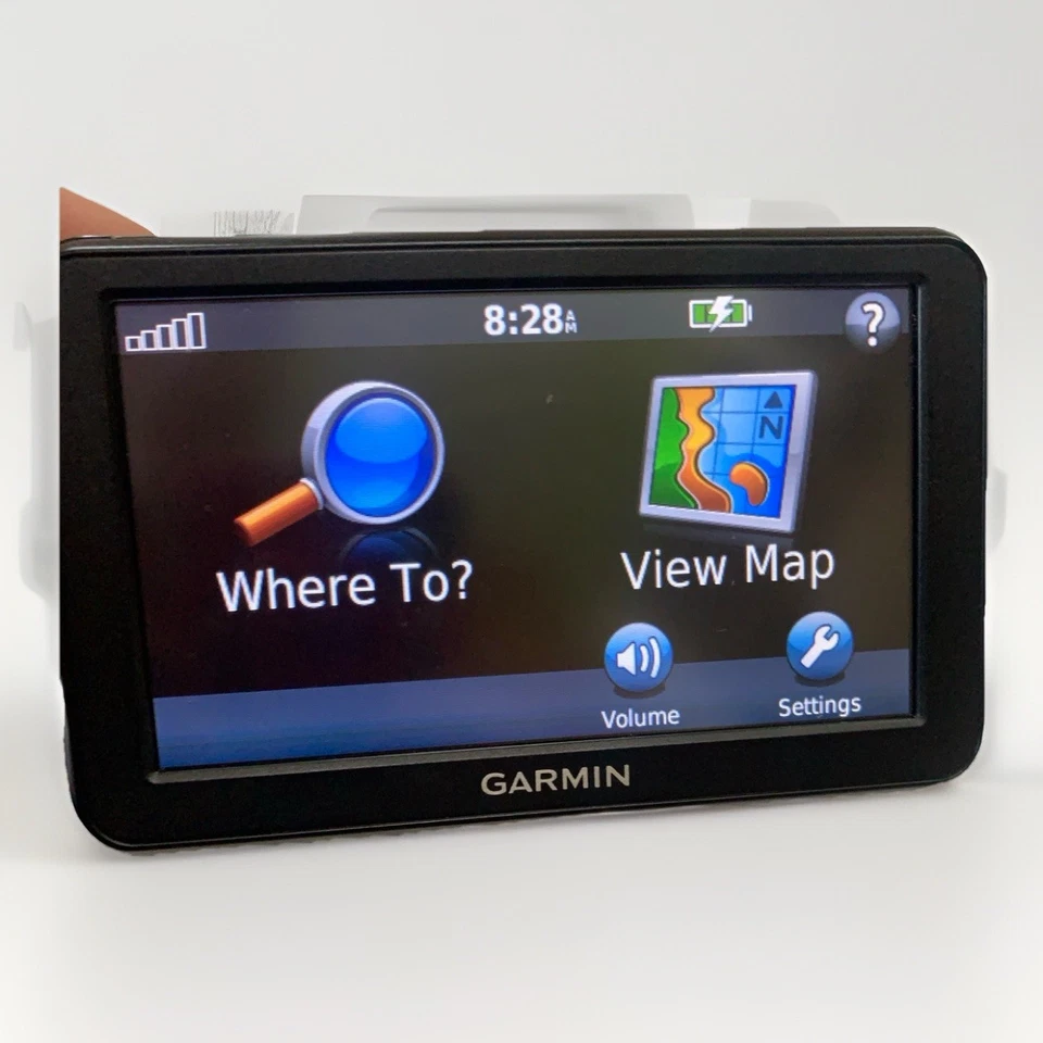 Garmin Nuvi 40 GPS Bundle With Car Cable & Windshield Mount - Image 2 of 4