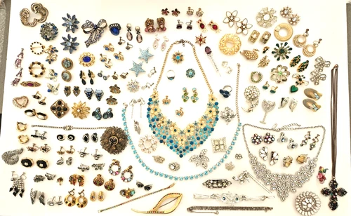 Large Vintage Costume Jewelry Lot Rhinestone Necklaces Earrings Rings Brooches