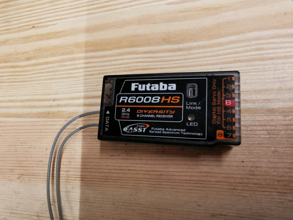 Futaba R6008HS 8-Kanal 2,4 GHz FASST-Empfänger - Bild 2 von 3