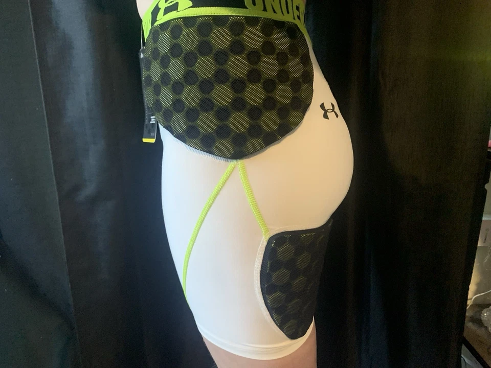 Pantalones de fútbol Under Armour para niños blancos cintura elástica rendimiento YXL NUEVOS CON ETIQUETAS nuevos Foto 2 de 4