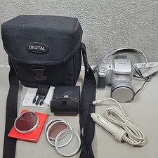 FujiFilm FinePix 3800 3.2MP Digital Camera Silver   For Parts / Works / Read