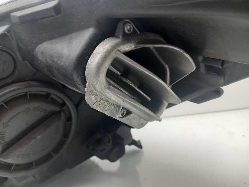 39081893 RIGHT HEADLIGHT / 13488970 / 39158006 / 2668687 FOR OPEL  