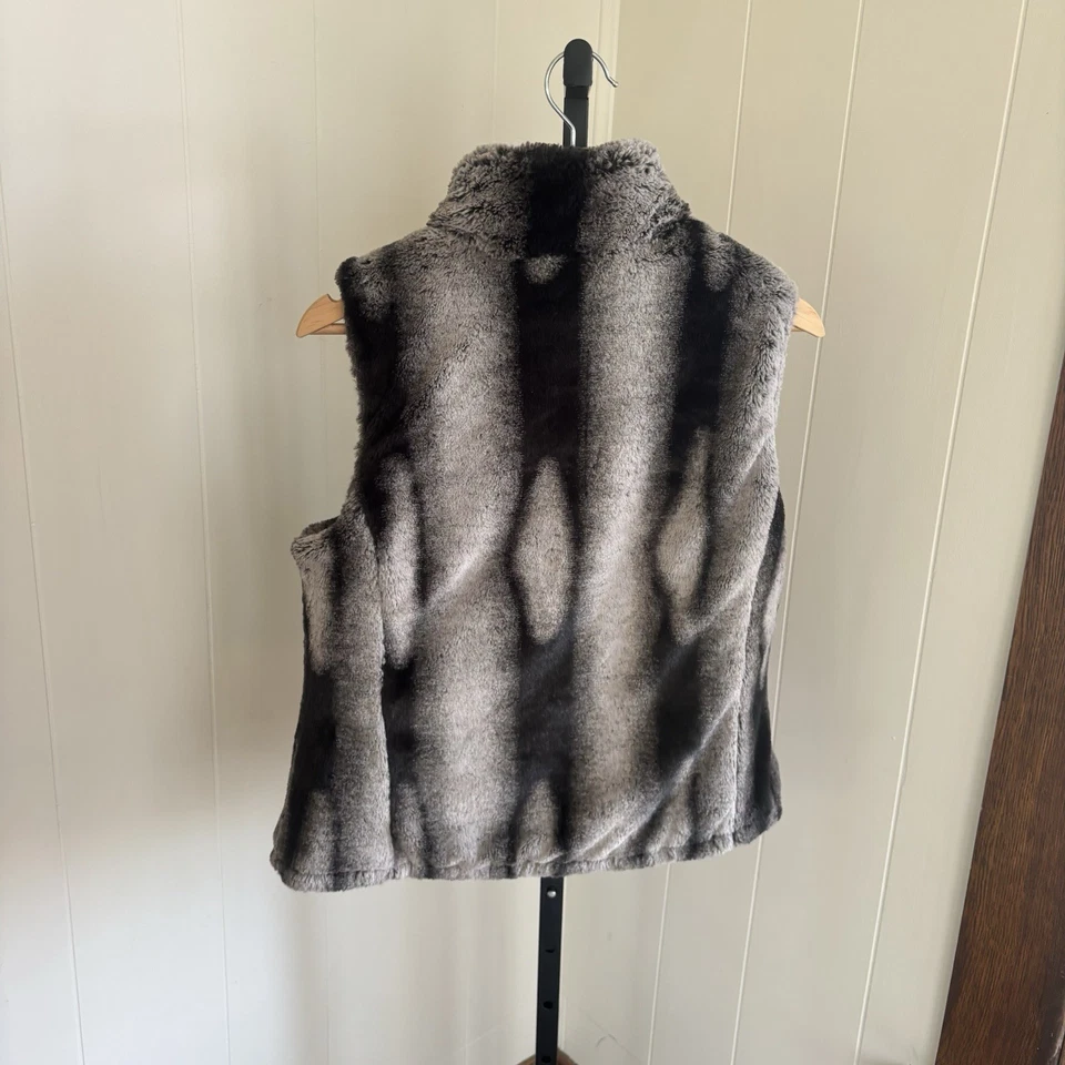 Vintage KC Collections Women’s S Reversible Faux Fur Black Quilted Puffer Vest - Image 3 of 4