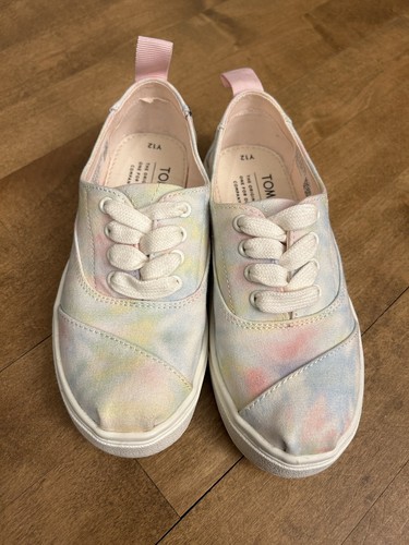 Girls Size 12 Tie Dye TOMS Shoes, NEW IN BOX, Pink, Blue, Yellow, Canvas - Picture 2 of 5