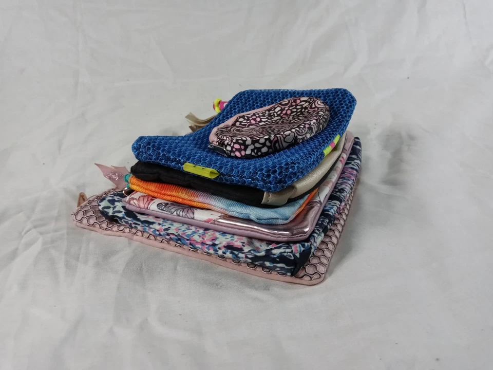 8 Assorted Ipsy Cosmetic Beauty Zipper Makeup Small Bags *Bundle* - Image 4 of 4