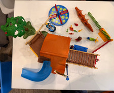 Playmobil Spielplatz Baumhaus-Set mit Rutsche, Schaukel, Karussell, Figuren