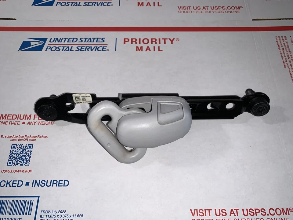 Ajuste de altura del cinturón de seguridad delantero Fiat 500X 2016-2018 OEM Foto 2 de 4