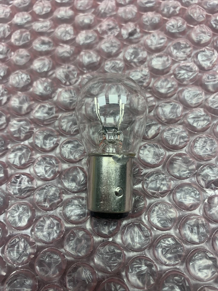 Lote de 10 bombillas traseras Eiko 1157 base para vehículos enumerados en la tabla a continuación Foto 2 de 4