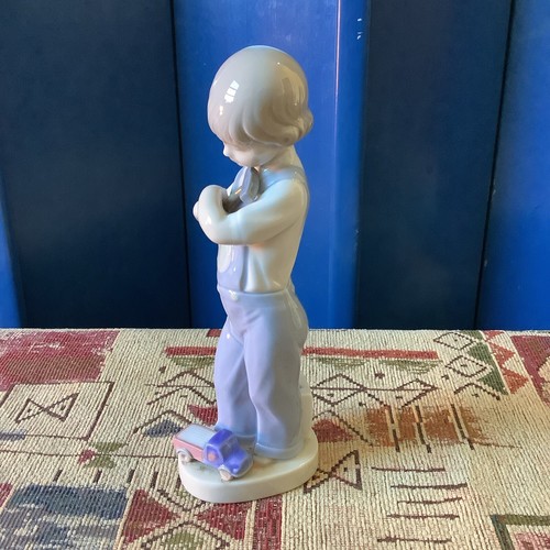 Lladro Figurine "Mechanic Boy with Hammer" #4897 - Picture 2 of 5