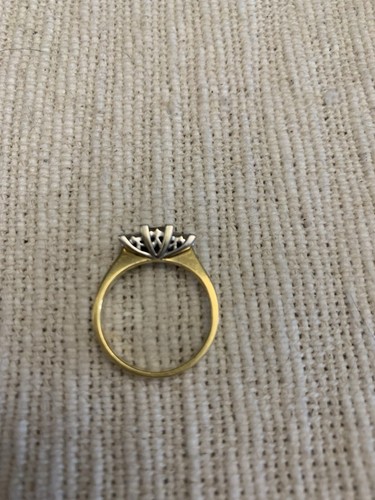 18 Carat Yellow Gold Princess Cut Diamond Engagement Ring - Picture 4 of 9