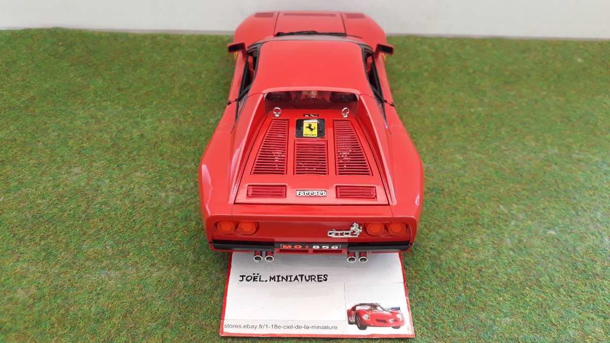 FERRARI GTO 1984 rouge au 1/18 BURAGO AMELIOREE voiture