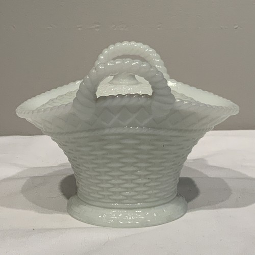 Rare Antique Westmoreland Milk Glass Lidded Basket Opalescent Milk Glass - Picture 5 of 11