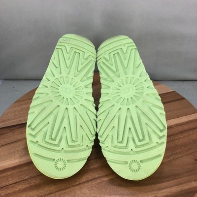 UGG Neumel Lime Green Suede Chukka Boots Shearling Lined  display picture 1
