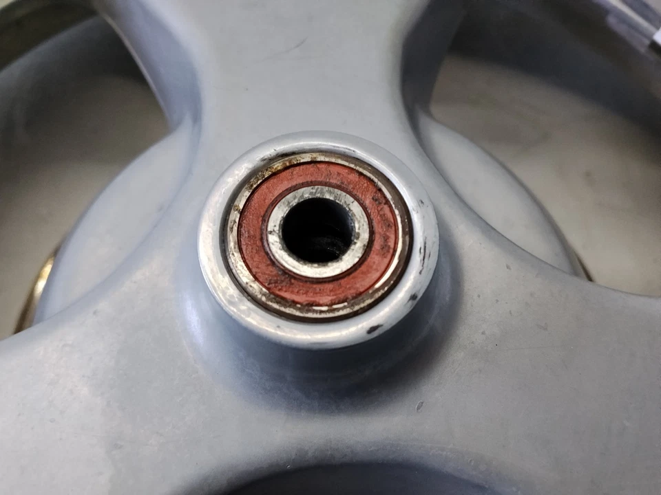 13x2.75 Ruota Anteriore Cerchio Honda @ Chiocciola 125 150 Dylan 2000 2006 Wheel - Immagine 3 di 4