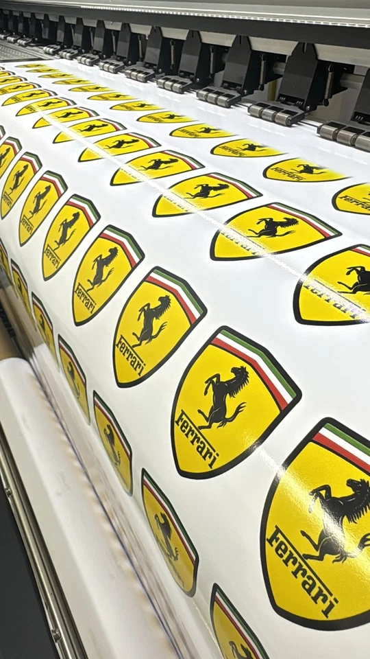 Pegatinas Ferrari 2 X pegatinas logotipo tuning impermeable protección térmica resistente a la intemperie nuevo - Imagen 4 de 4