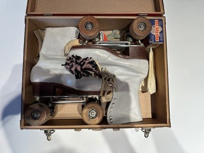 Vintage 1950s Betty Lytle  Roller Skates Chicago Size 6 in Vintage Metal Case