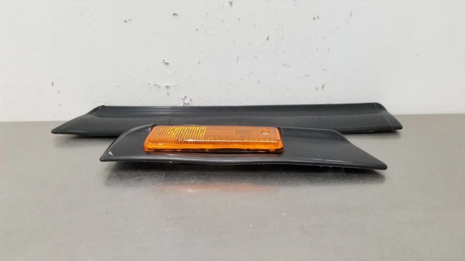 1985 NISSAN 300ZX FENDER MOLDING TRIM SET RIGHT PASSENGER BLACK - Image 3 of 4