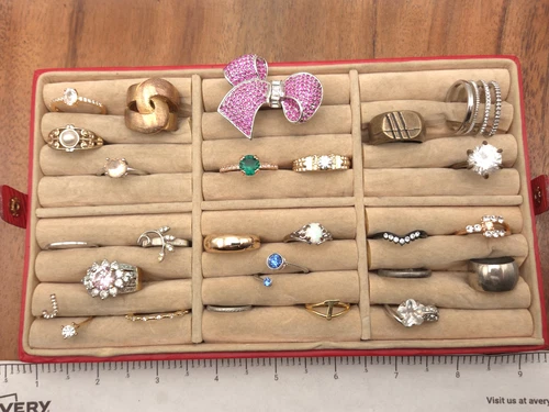 Vintage-Now Costume Fashion Jewelry Rings 25 Piece Mix Tone Crafters Ring Lot #3