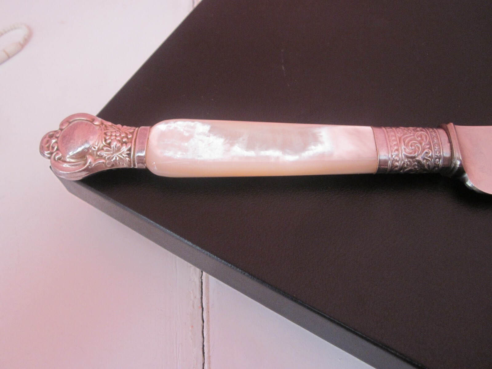 Sheffield England Bread Knife Mother of Pearl Stainless Steel Blade