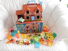 Vintage 1980 Fisher Price Little People Play Family Tudor House #952 box & toys