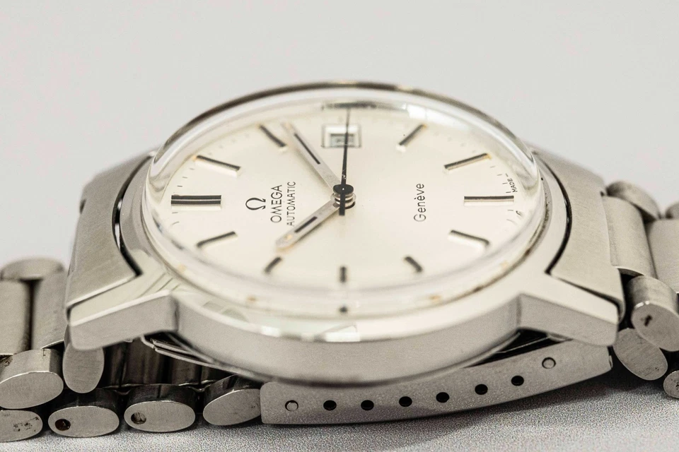 Sin tarifas *CASI COMO NUEVO* De colección OMEGA Geneve Cal.1012 esfera plateada automática 34 mm para hombre Foto 4 de 4