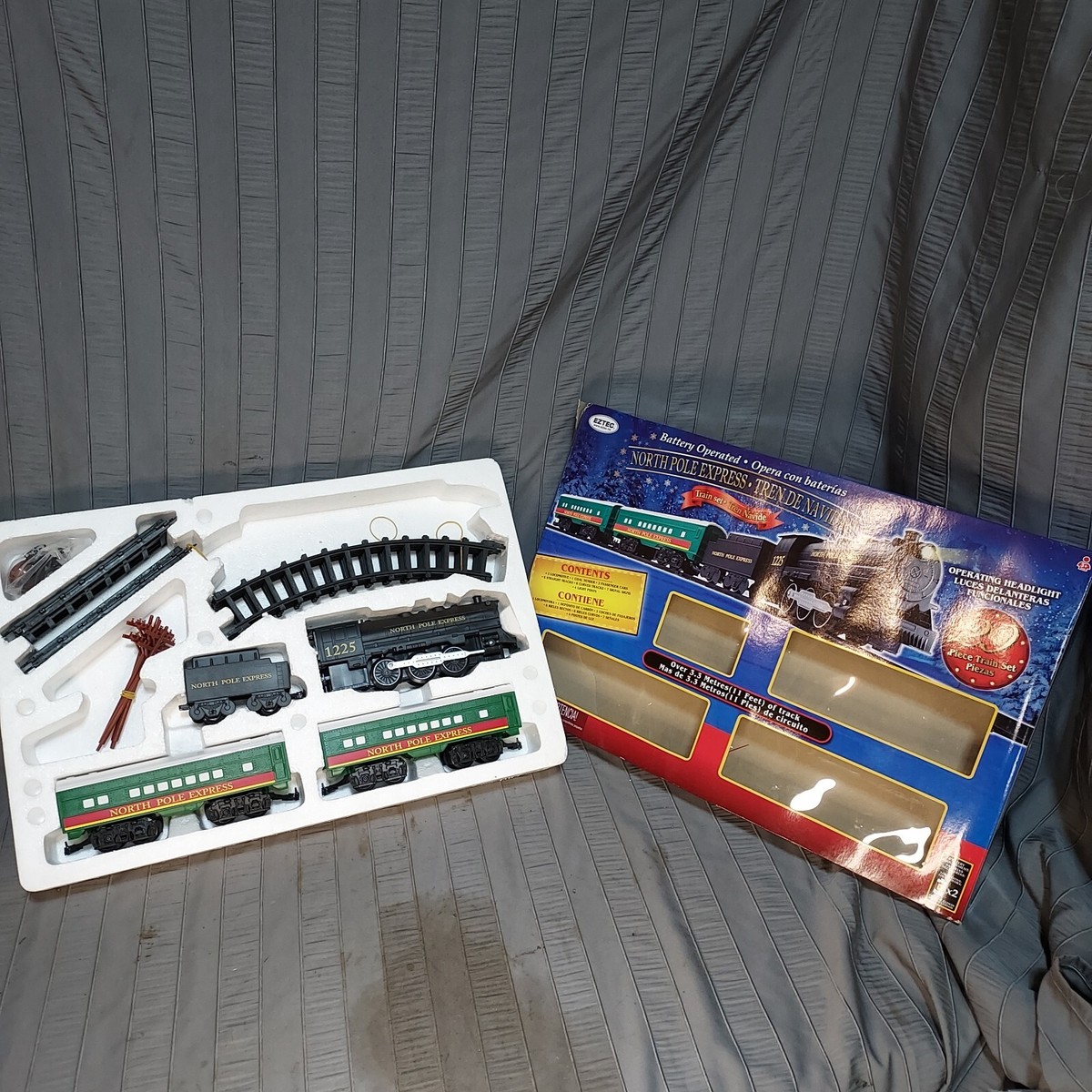 North Pole Express Train Set, 29 Pieces, No 60627G, Christmas