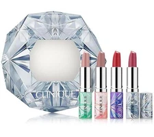 NEW Clinique Kisses 4 Piece Dramitically Different Lipstick Set