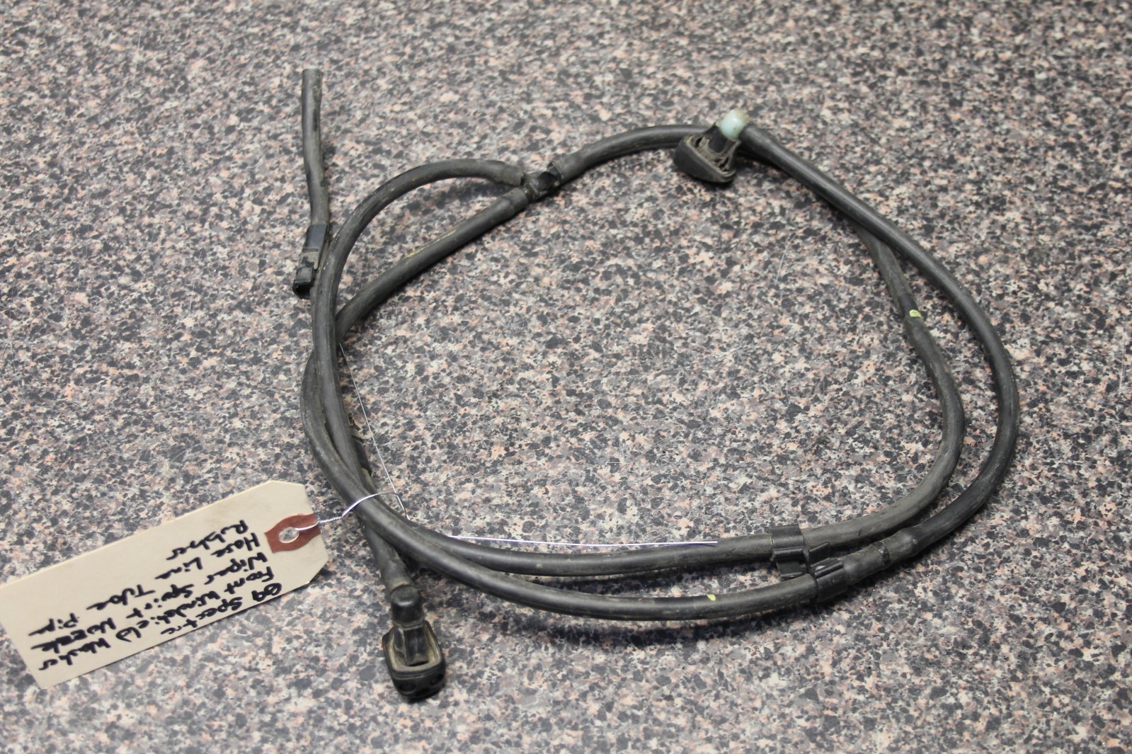 2009 KIA SPECTRA FRONT WINDSHIELD WASHER NOZZLE WIPER RUBBER HOSE