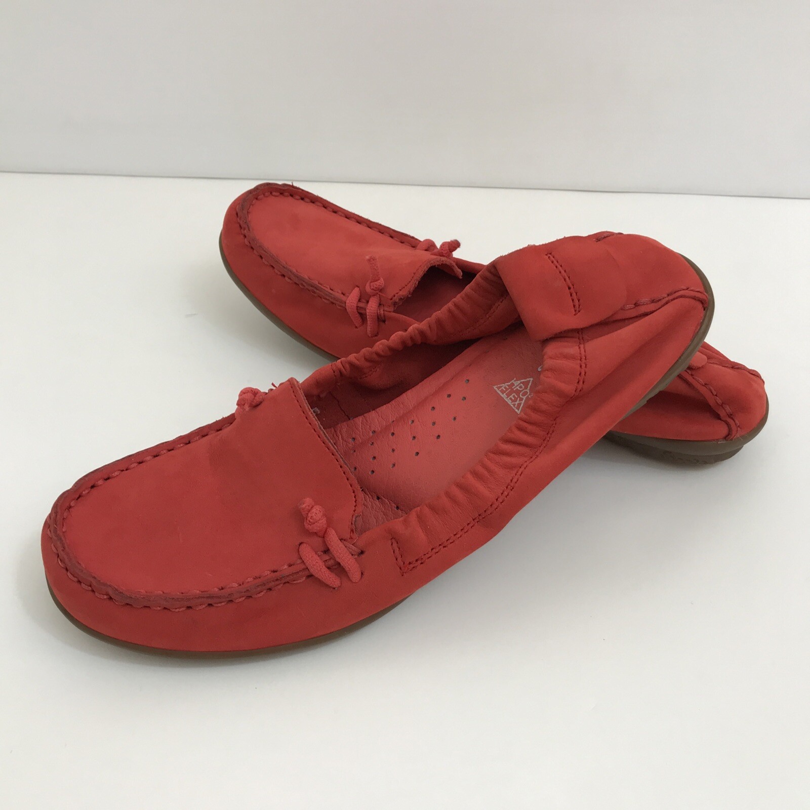 Hush Puppies Women's HPO2 FLEX Leather SlipOn Shoe Medium Moyen Sz 8