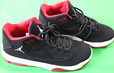 Nike Michael Jordan Max Aura Sz 5 Youth Sneakers Athletic Shoes Black Red NEW