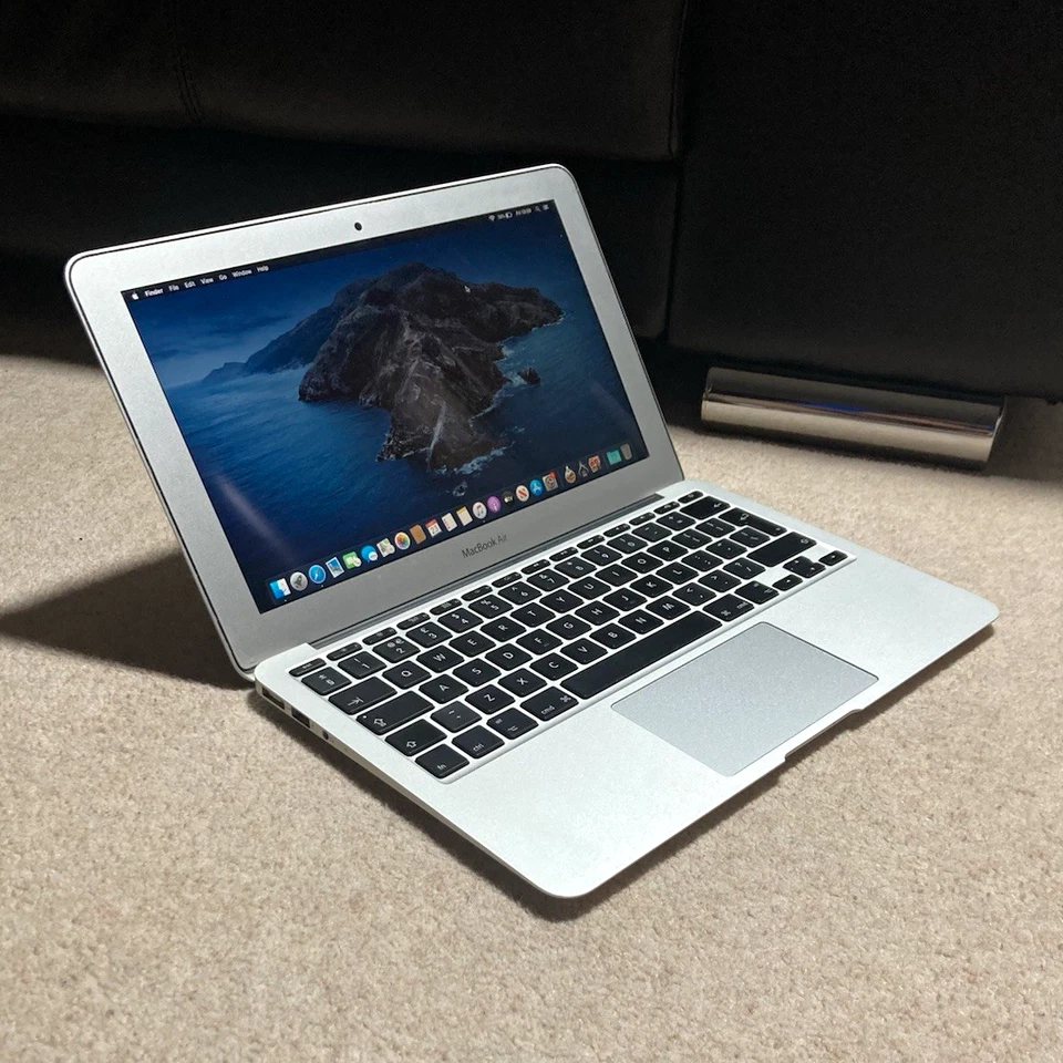 Apple MacBook Air 11" 2012 · i7 · 8GB · 256GB, photo 1 of 5