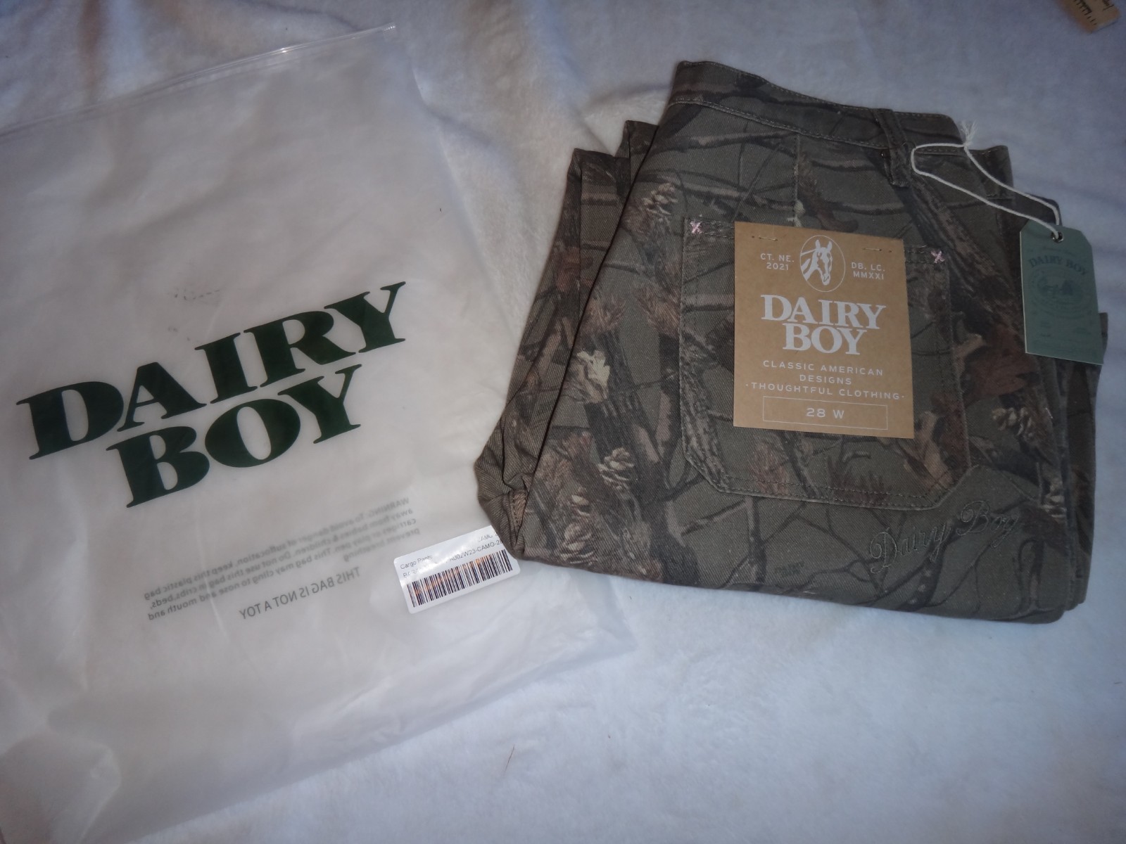 Dairy Boy Evergreen Camo DB CARGO PANTS 28 NWT  SOLD OUT image 2