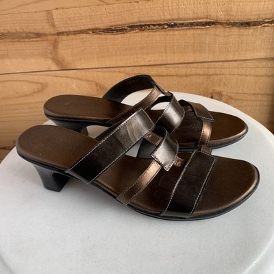 Munro American Women s 7.5N Strappy Heels Low Black Bronze Slip On Metallic