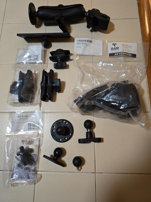 Lot Of Assorted B-Size RAM Mounts