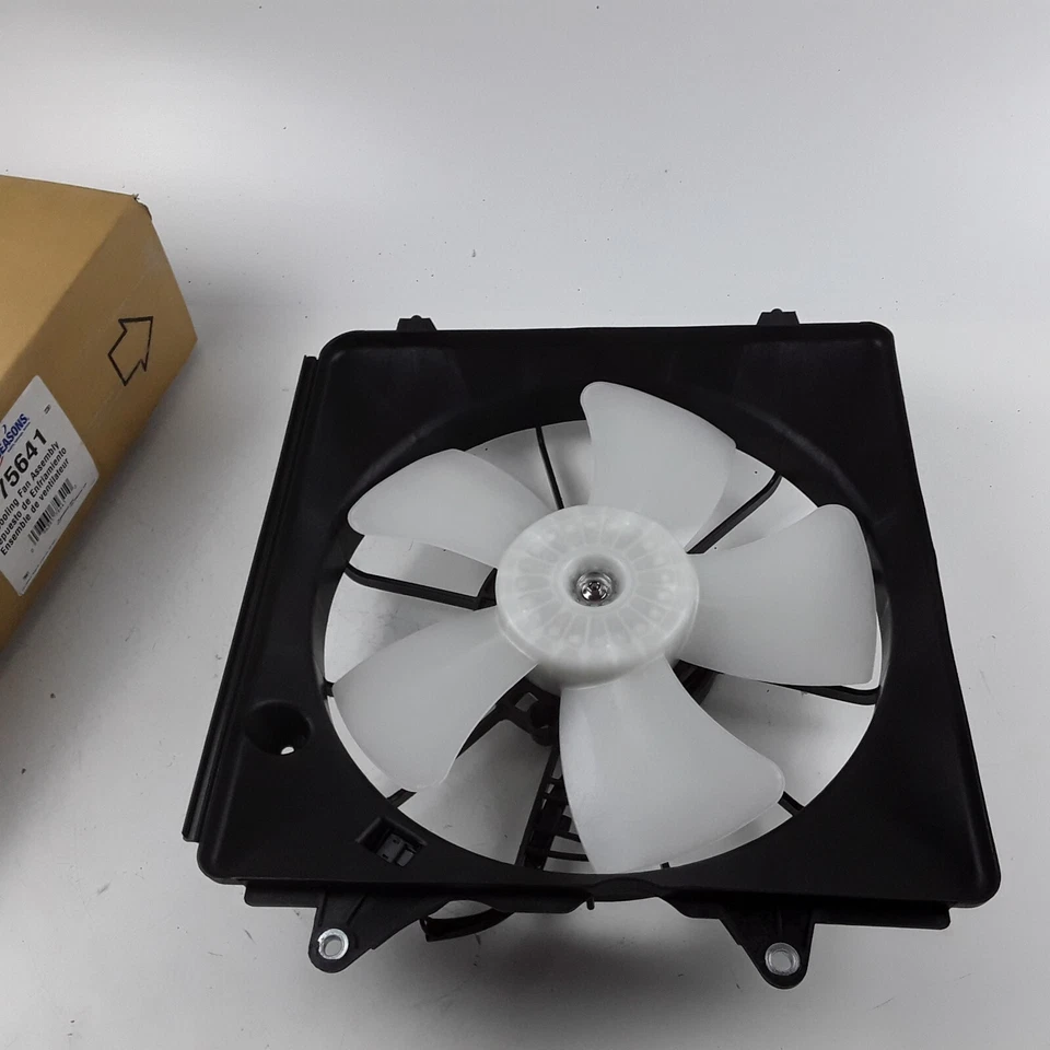 Motor de ventilador de radiador Four Seasons 75641 para Honda Civic (2006 2007 2008 2009-2011) - Imagem 2 de 4