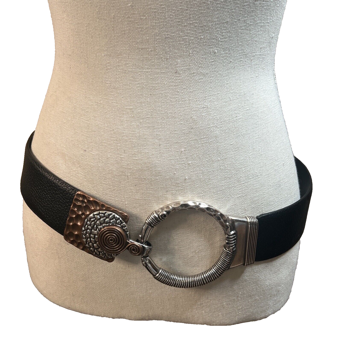 Chico's women's adjustable leather belt black