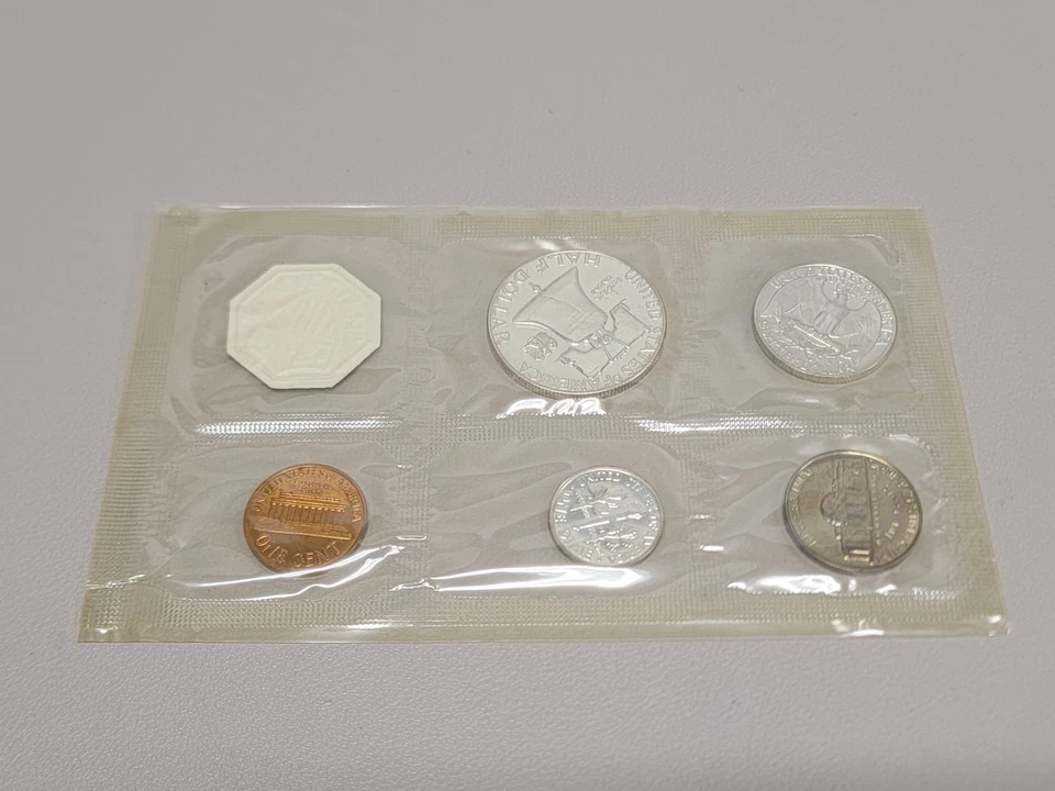 1961 Mint Set. Complete and Original. 5 coins Philadelphia US Treasury - Image 2 of 2
