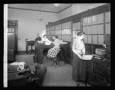 Photo:Semmes Motor Company,General Office,National Photo Company,1920