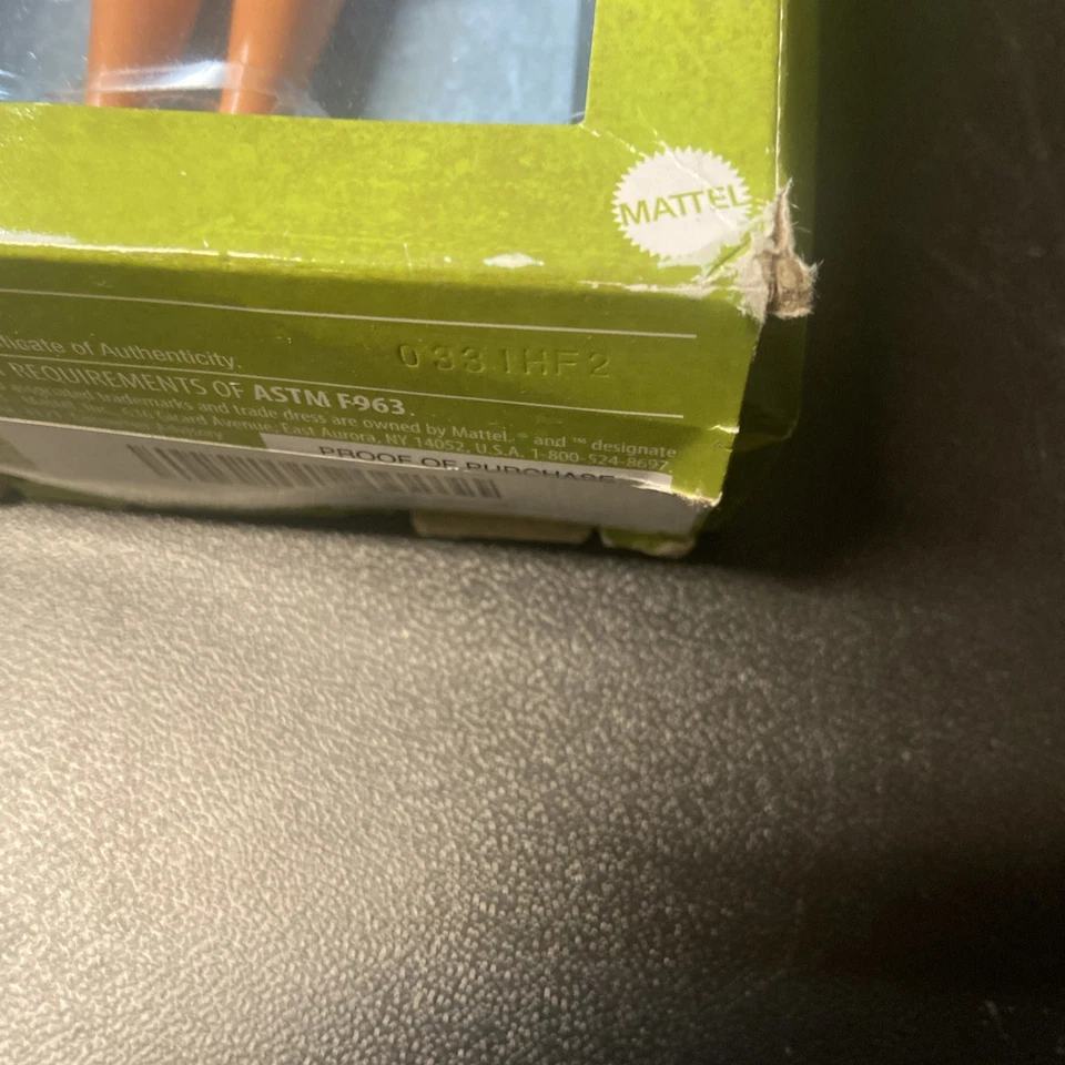 Mattel Gold Medal Barbie Signature 1975 2019 reproducción #GPC77 en caja original Foto 4 de 4