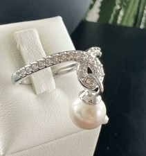 Ring mit beweglicher Perle