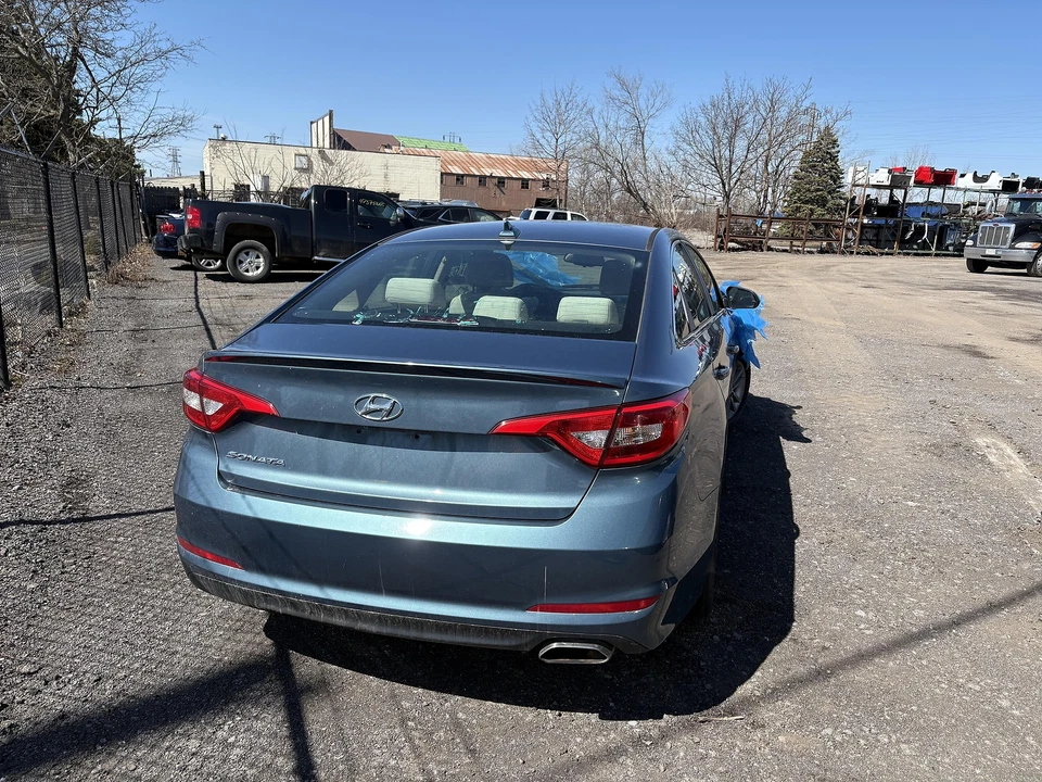 Used Front Left Door Window Regulator Front fits: 2016 Hyundai Sonata electric V - Image 3 of 4