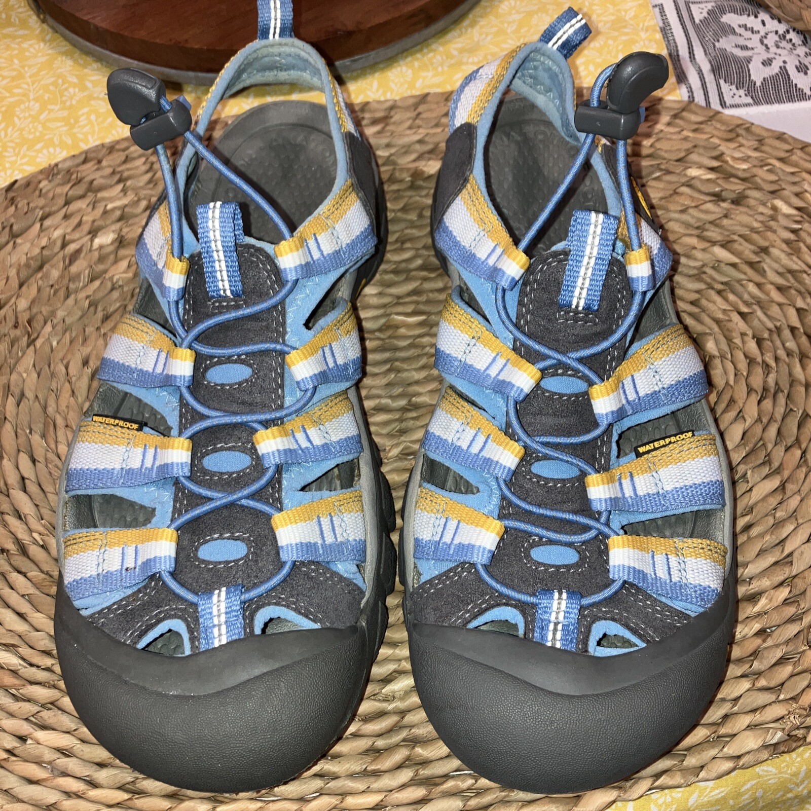 Keen Women's Sandals Newport H2 Striped Blue Yellow White Sz 9.5 Waterproof Shoe