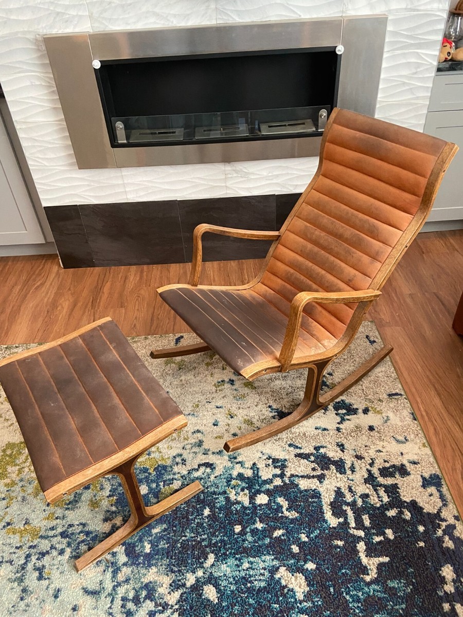 Kosuga Rocking Chair with Ottoman. Brown microfiber. Circa