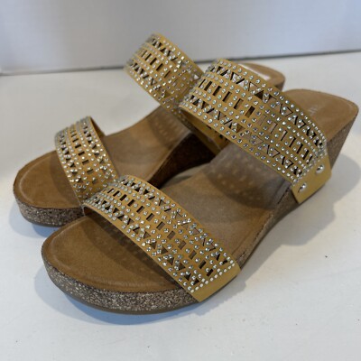 NWOB Annie Comfort Women's tan/camel  Rhinestone Embellished Sandals Size 7